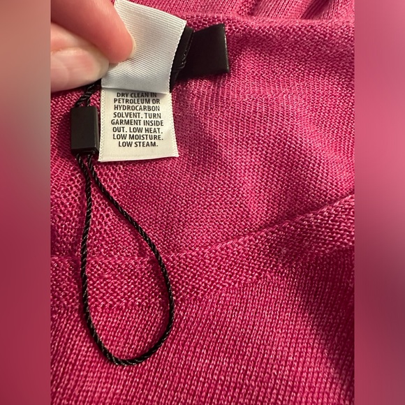 ST. JOHN Pink Lightweight Knit Wool Silk Blouse Shirt Top Boat Neck Pullover - Picture 11 of 12